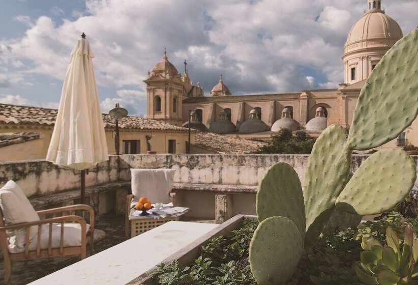 مبيت وإفطار Palazzo Trigona Suite