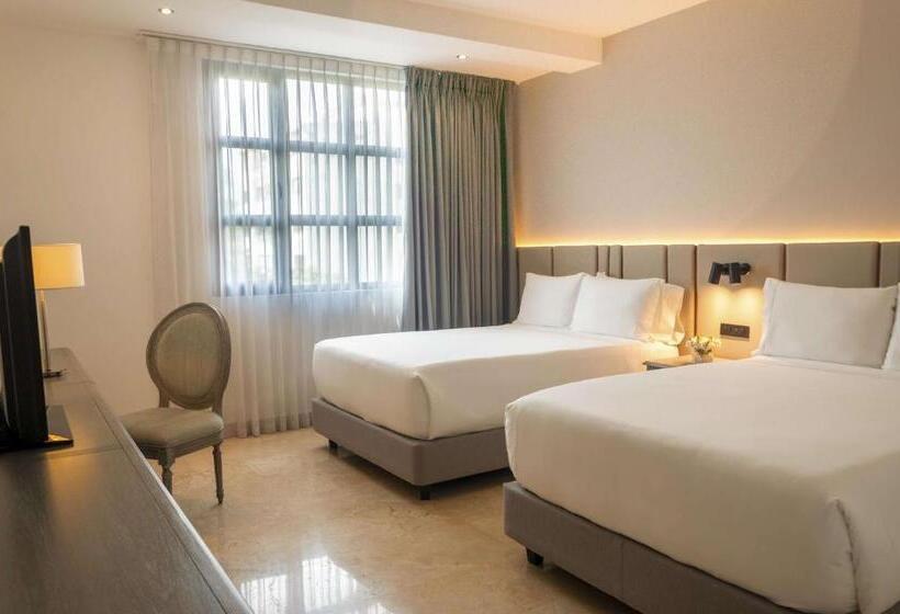 בית מלון כפרי NH Cali Boulevard del Río