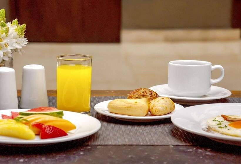 בית מלון כפרי NH Cali Boulevard del Río