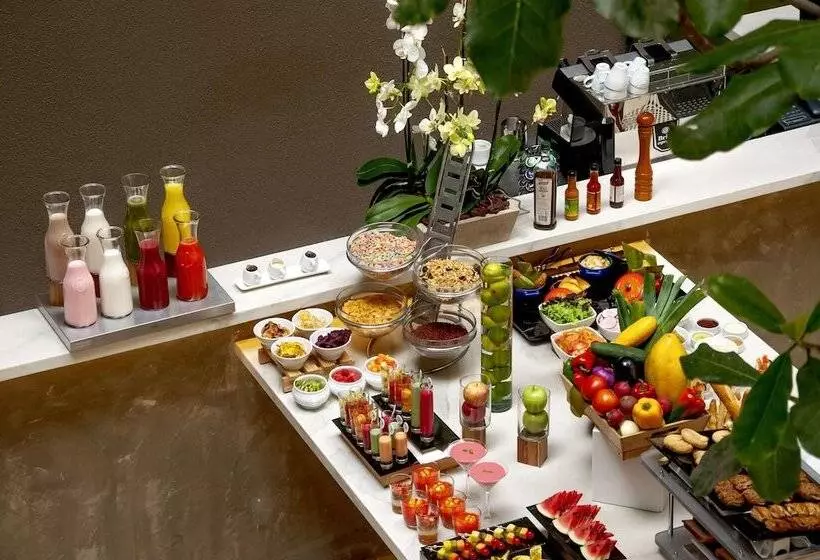 ホテル NH Cali Boulevard del Río