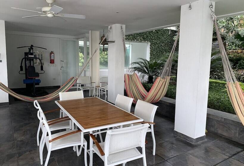 ペンション Hello! Las Peñas Siglo Xxi B&b