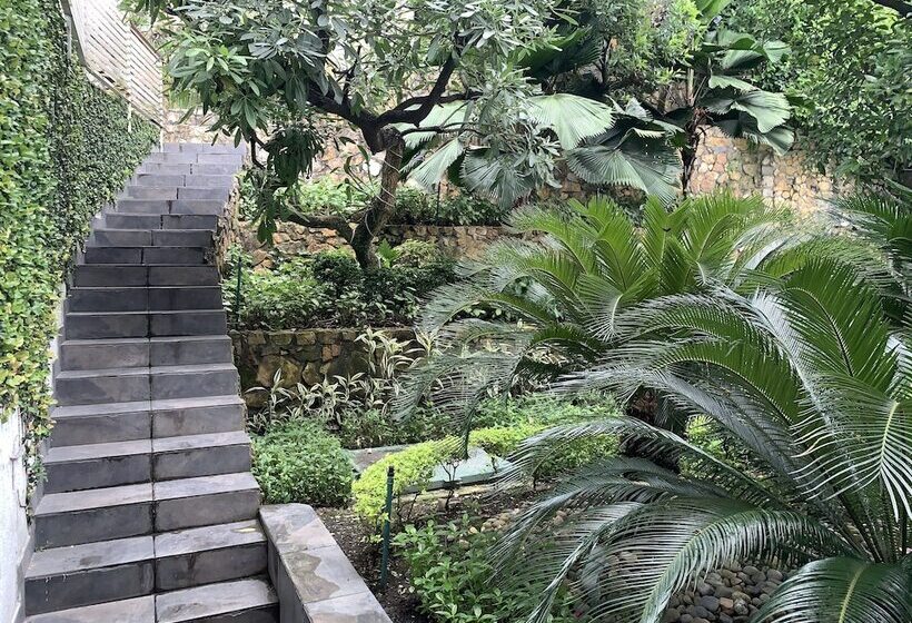 ペンション Hello! Las Peñas Siglo Xxi B&b