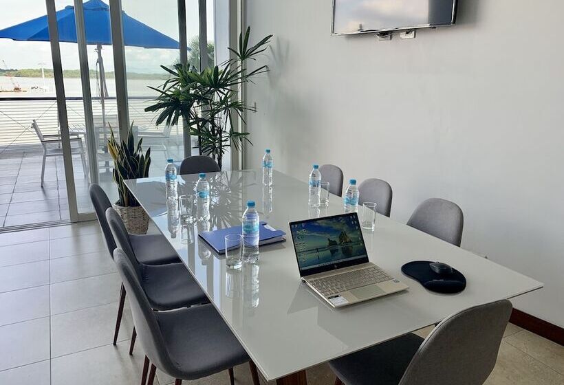 ペンション Hello! Las Peñas Siglo Xxi B&b