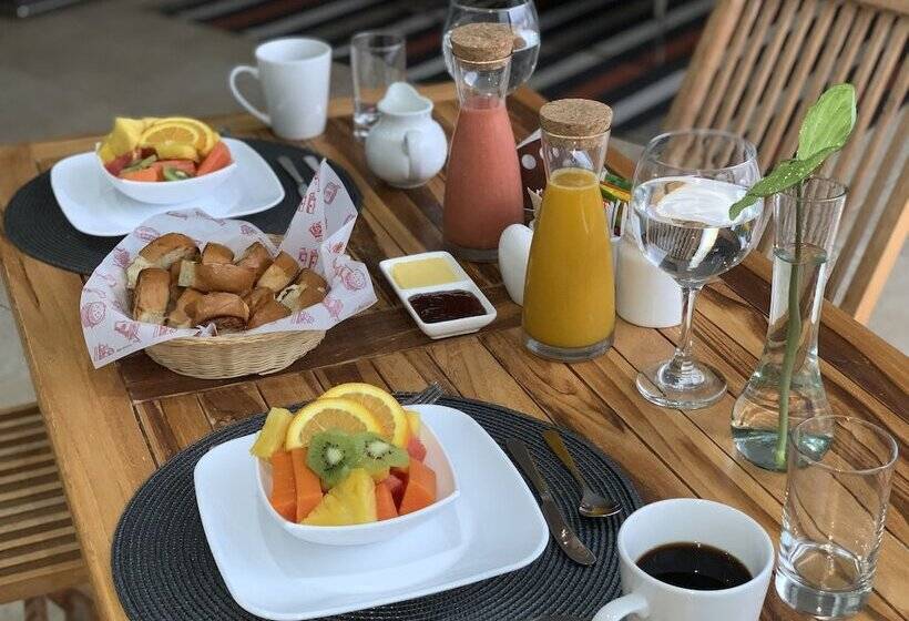 ペンション Hello! Las Peñas Siglo Xxi B&b