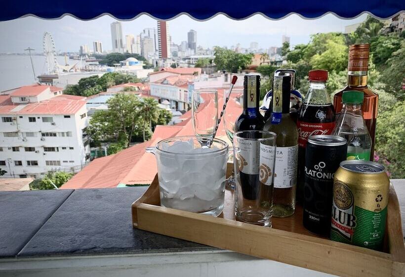 ペンション Hello! Las Peñas Siglo Xxi B&b