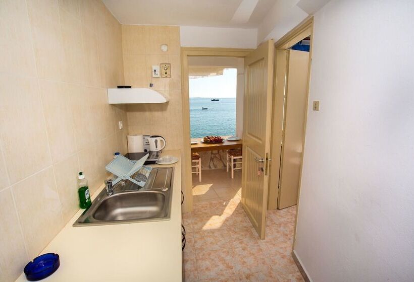 פנסיון Petalides Apartments