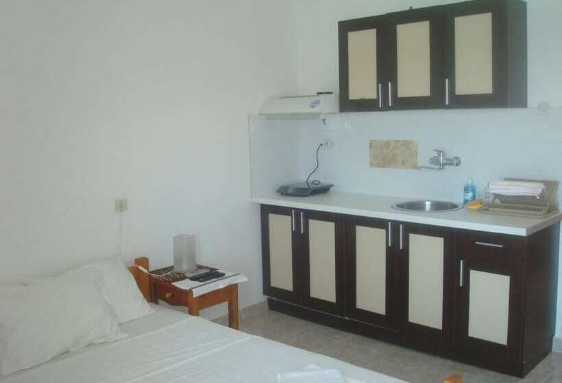 פנסיון Petalides Apartments