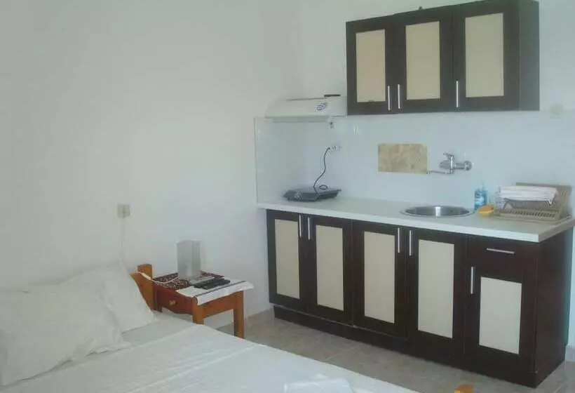 ペンション Petalides Apartments