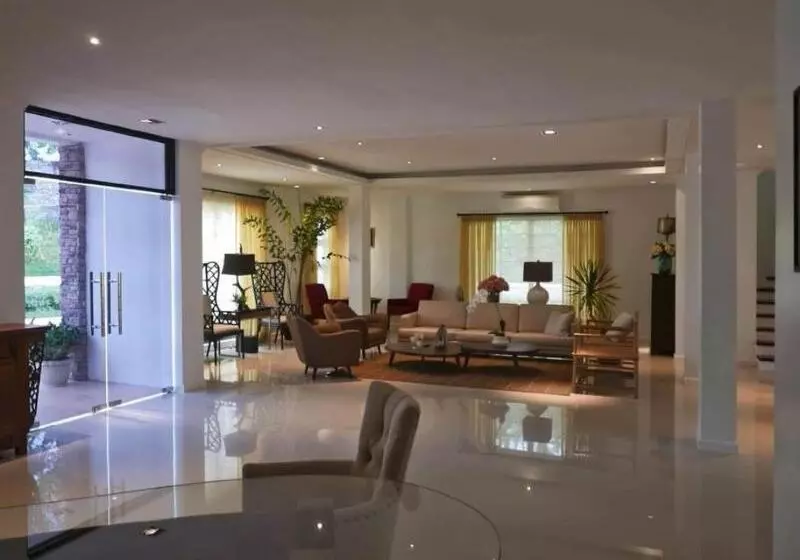 Bellagio Hills Hotel And Restaurant