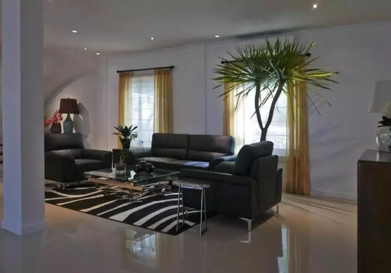 Bellagio Hills Hotel And Restaurant