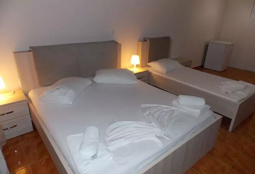 هتل Riviera