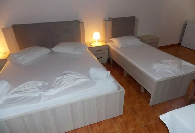 هتل Riviera