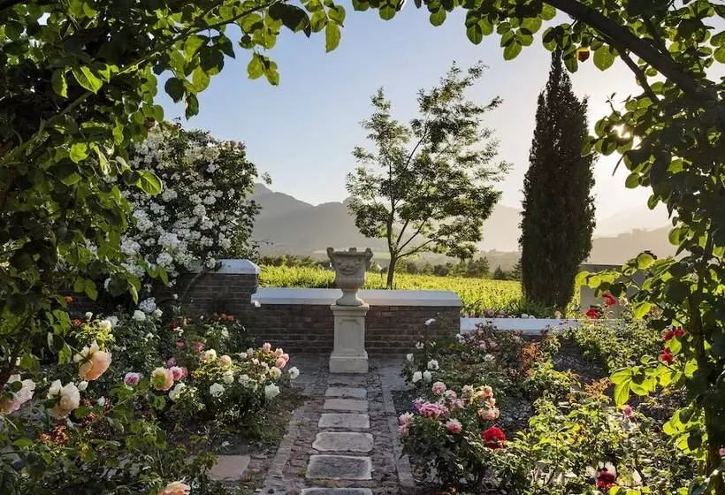 Majatalo La Providence Guest House & Wine Farm