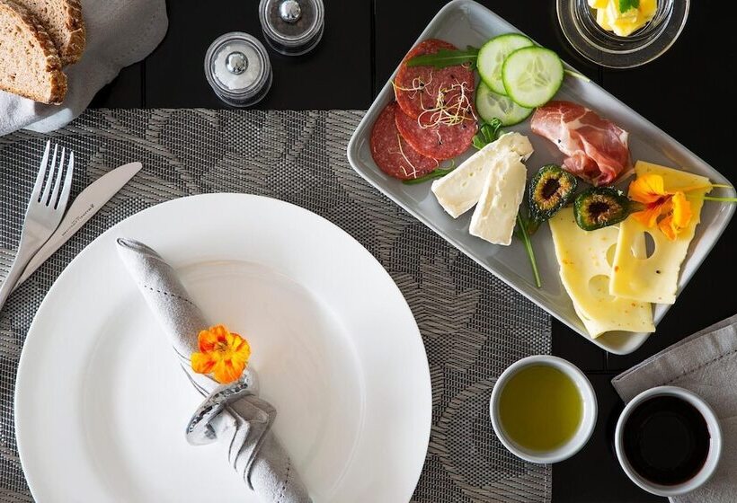 ペンション La Providence Guest House & Wine Farm