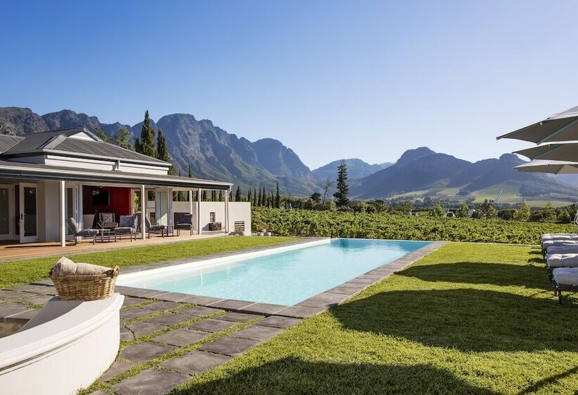 ペンション La Providence Guest House & Wine Farm