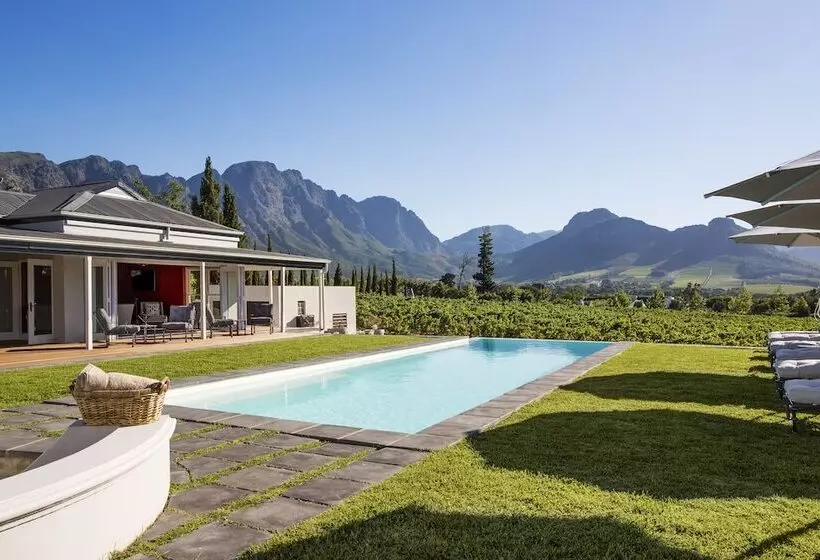 Majatalo La Providence Guest House & Wine Farm