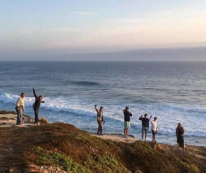 پانسیون Surfer S Den Ericeira