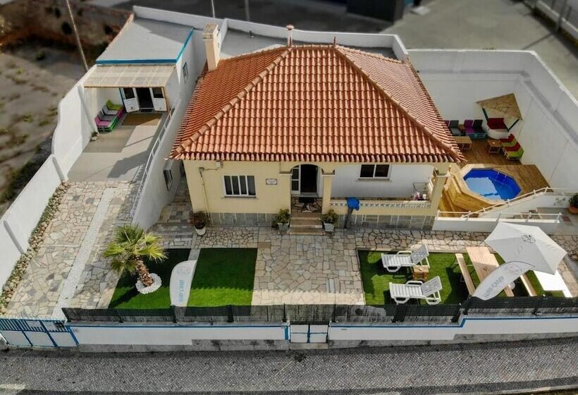 پانسیون Surfer S Den Ericeira