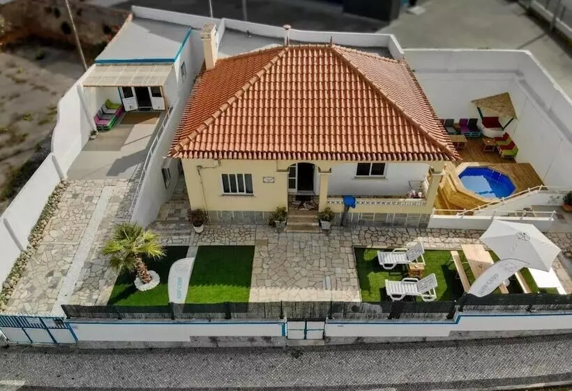 پانسیون Surfer S Den Ericeira