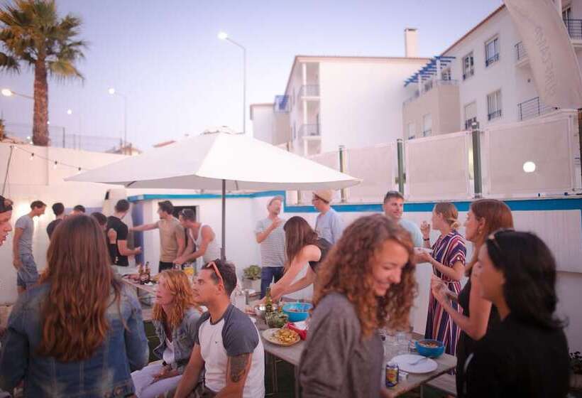 پانسیون Surfer S Den Ericeira