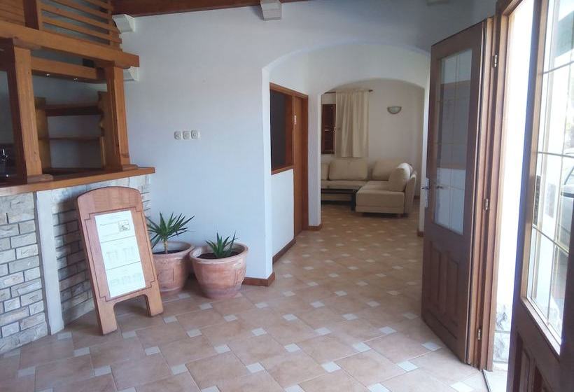 Sea Turtle Apartments