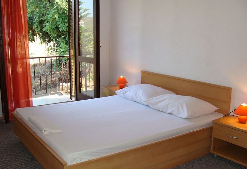 Sea Turtle Apartments