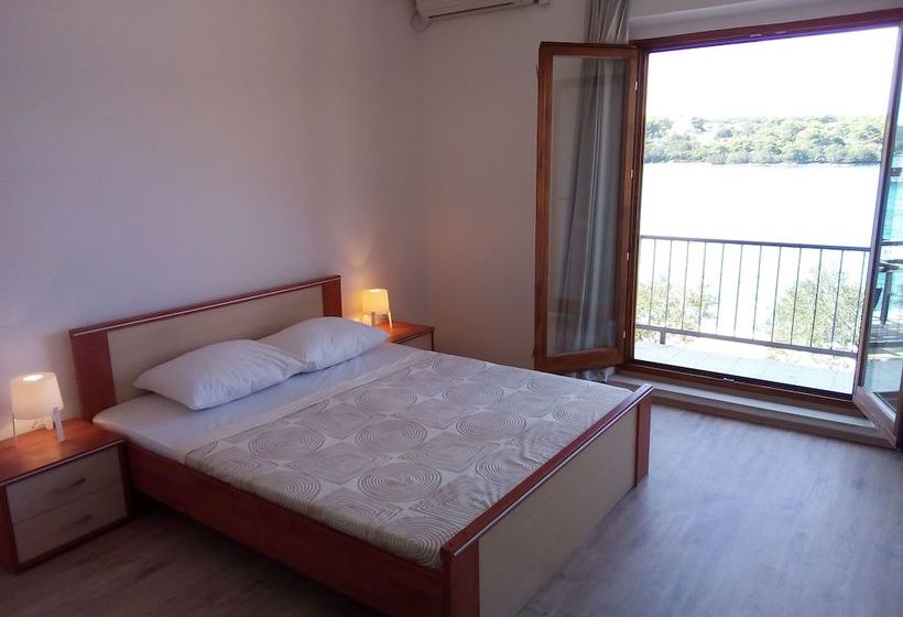 Sea Turtle Apartments