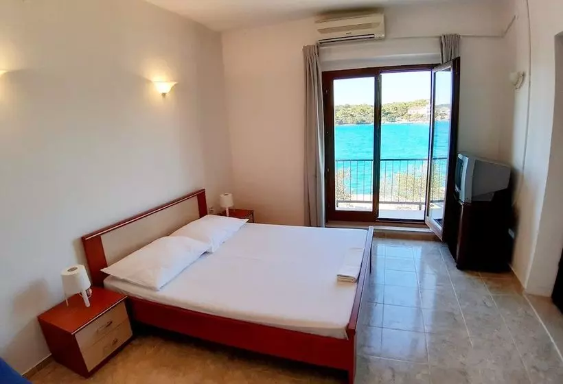 Sea Turtle Apartments