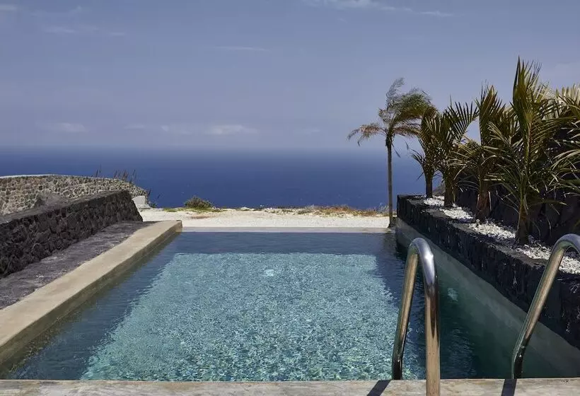 Theano Cave Suites & Villas