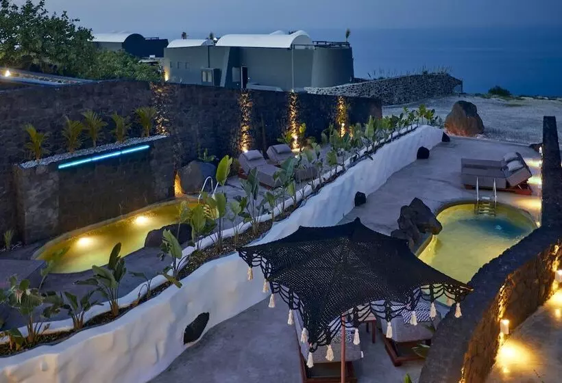 Theano Cave Suites & Villas