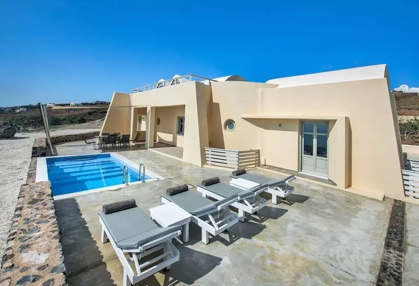 Theano Cave Suites & Villas