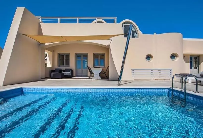 Theano Cave Suites & Villas