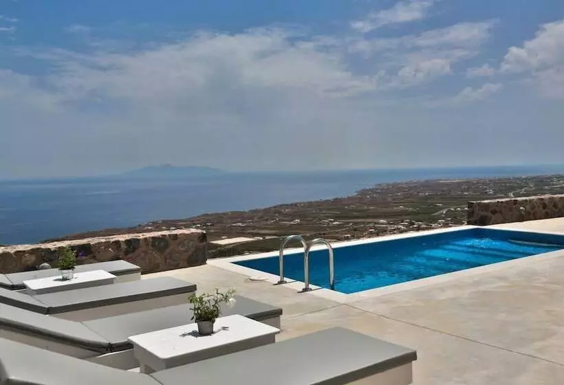 Theano Cave Suites & Villas