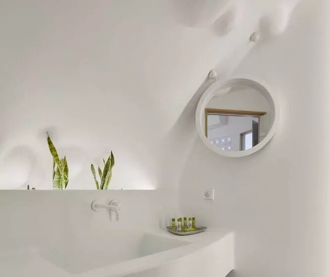 Theano Cave Suites & Villas