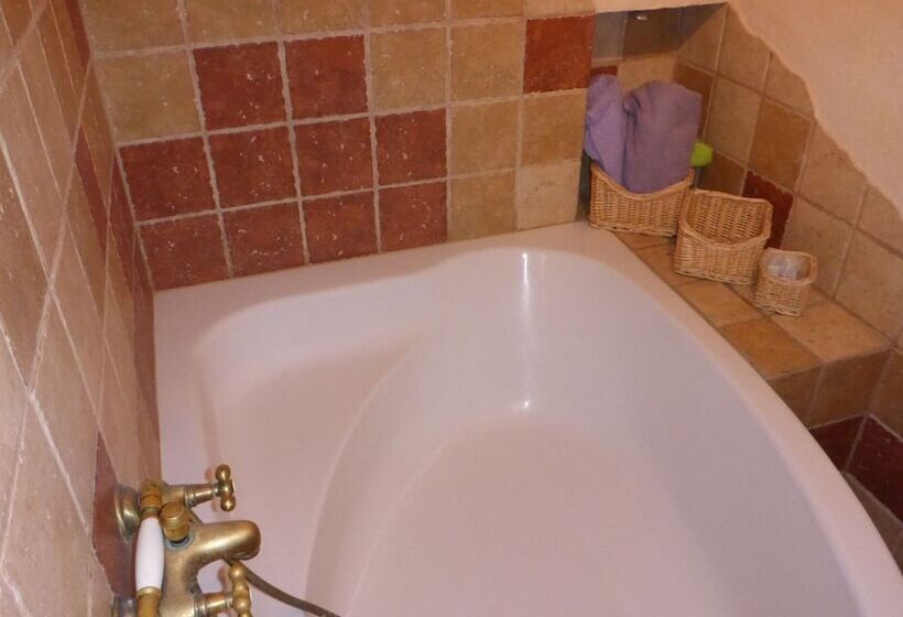 旅馆 Folks Village Plowce House