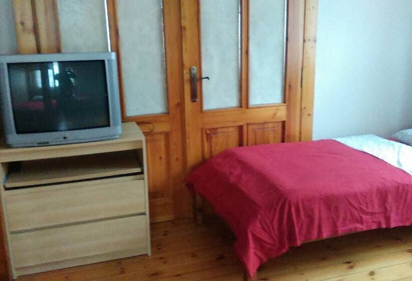 旅馆 Folks Village Plowce House