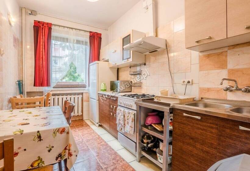 旅馆 Folks Village Plowce House