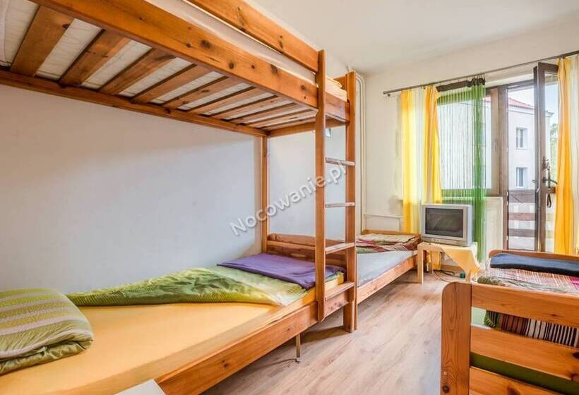 旅馆 Folks Village Plowce House