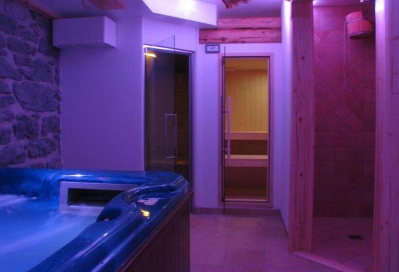 Hotel Albergo Centrale Forni