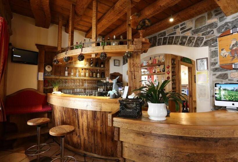 Hotel Albergo Centrale Forni