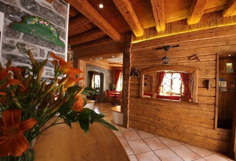 Hotel Albergo Centrale Forni