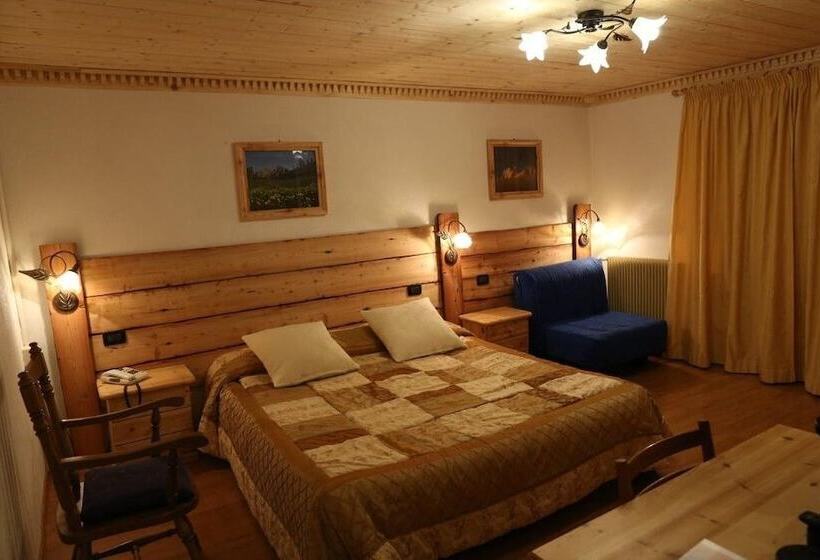 Hotel Albergo Centrale Forni