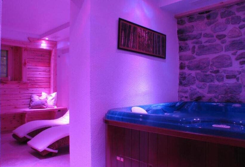 Hotel Albergo Centrale Forni