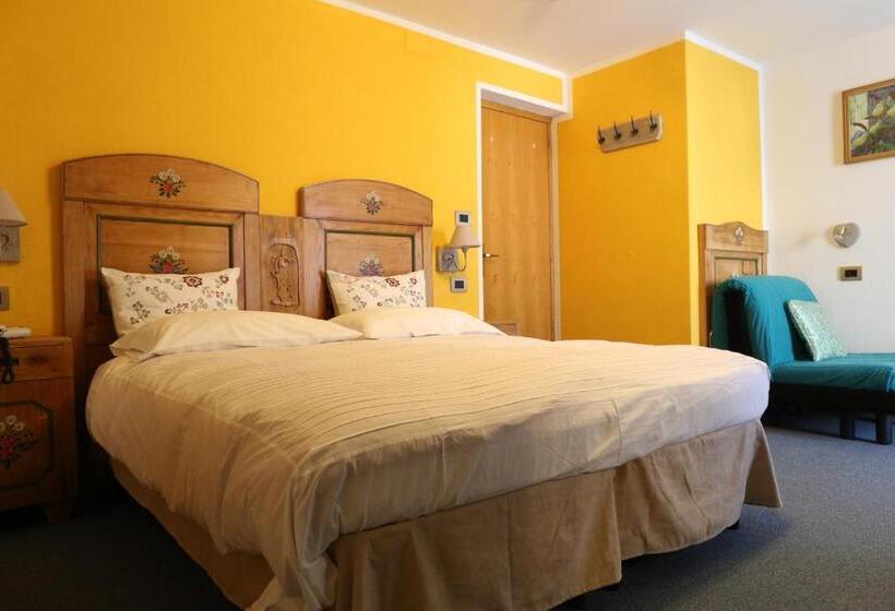 Hotel Albergo Centrale Forni