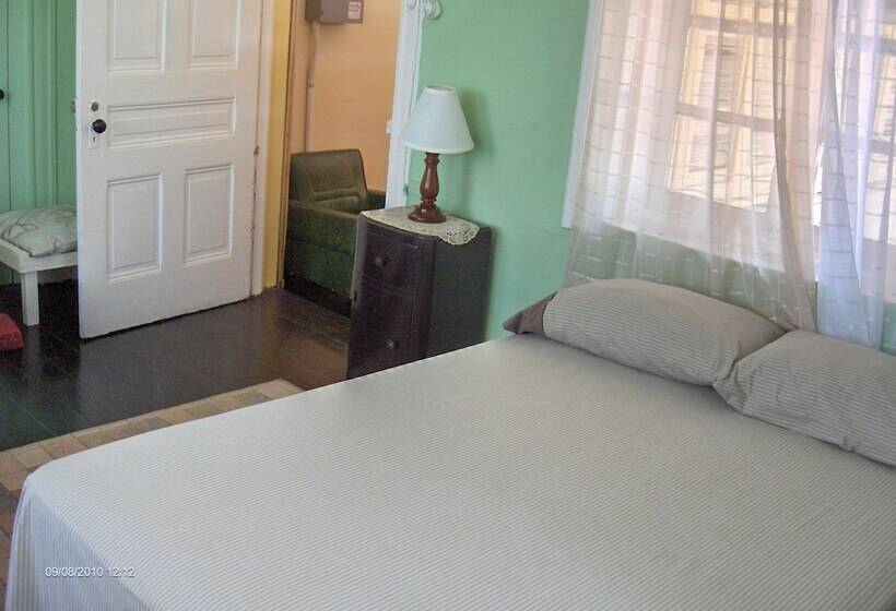 בית מלון כפרי Demontevin Lodge