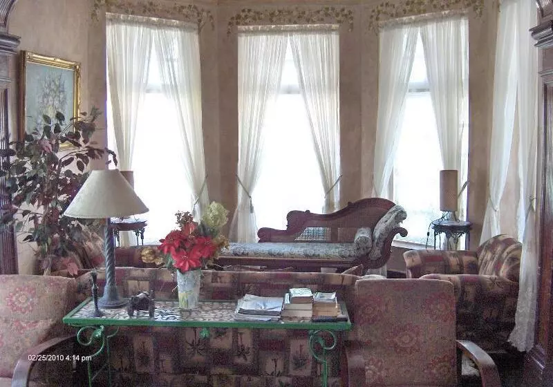 هتل Demontevin Lodge