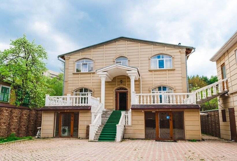 Отель Pansionat Vershina