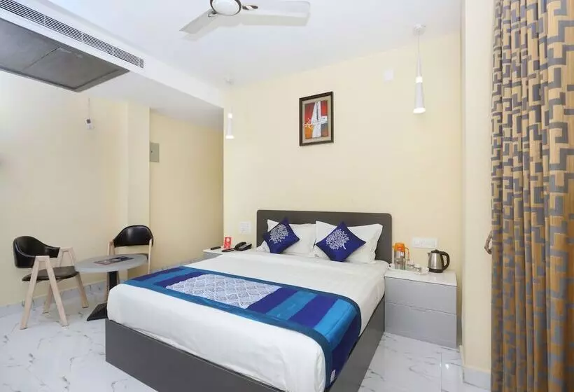 ホテル Rahmath Residency By Oyo Rooms
