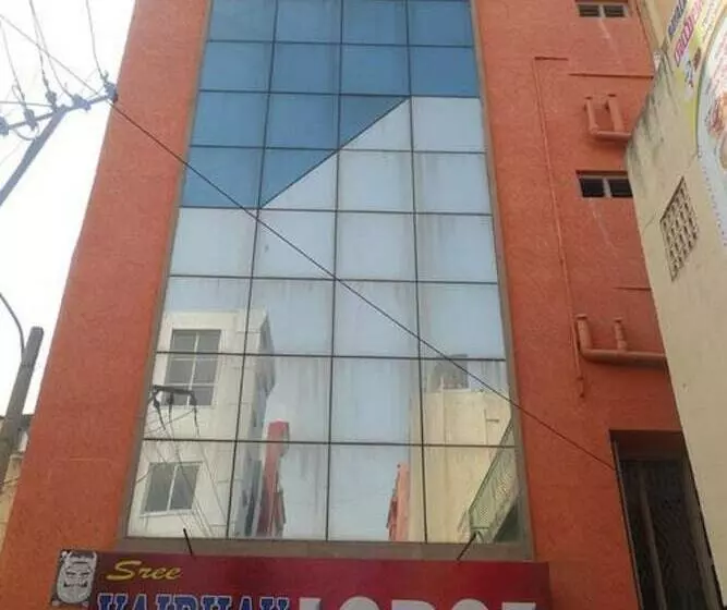 ホテル Sree Vaibhav Residency