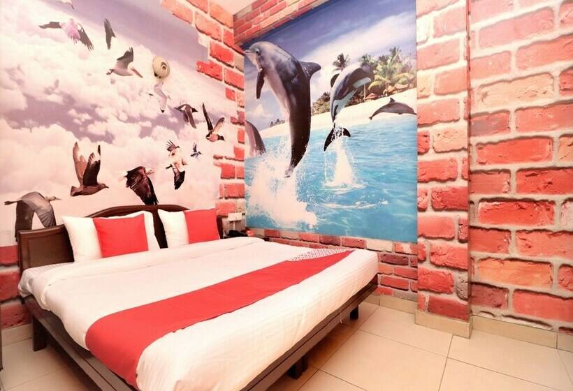 Oyo 14876 Hotel Samrat